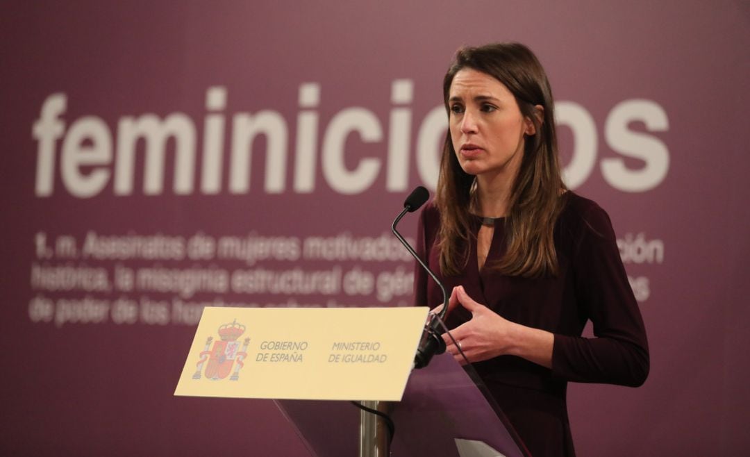 La ministra de Igualdad, Irene Montero, comparece en una rueda de prensa para hacer balance de 2021, en el Ministerio de Igualdad