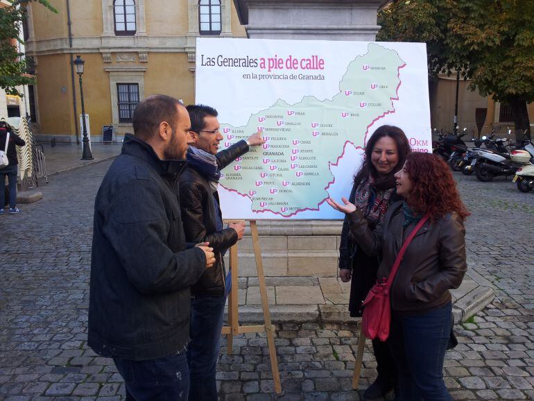 Mienbros de las candidaturas de Unidad Popular al Congreso y al Senado, durante la presentación realizada en la Plaza de la Universidad.
