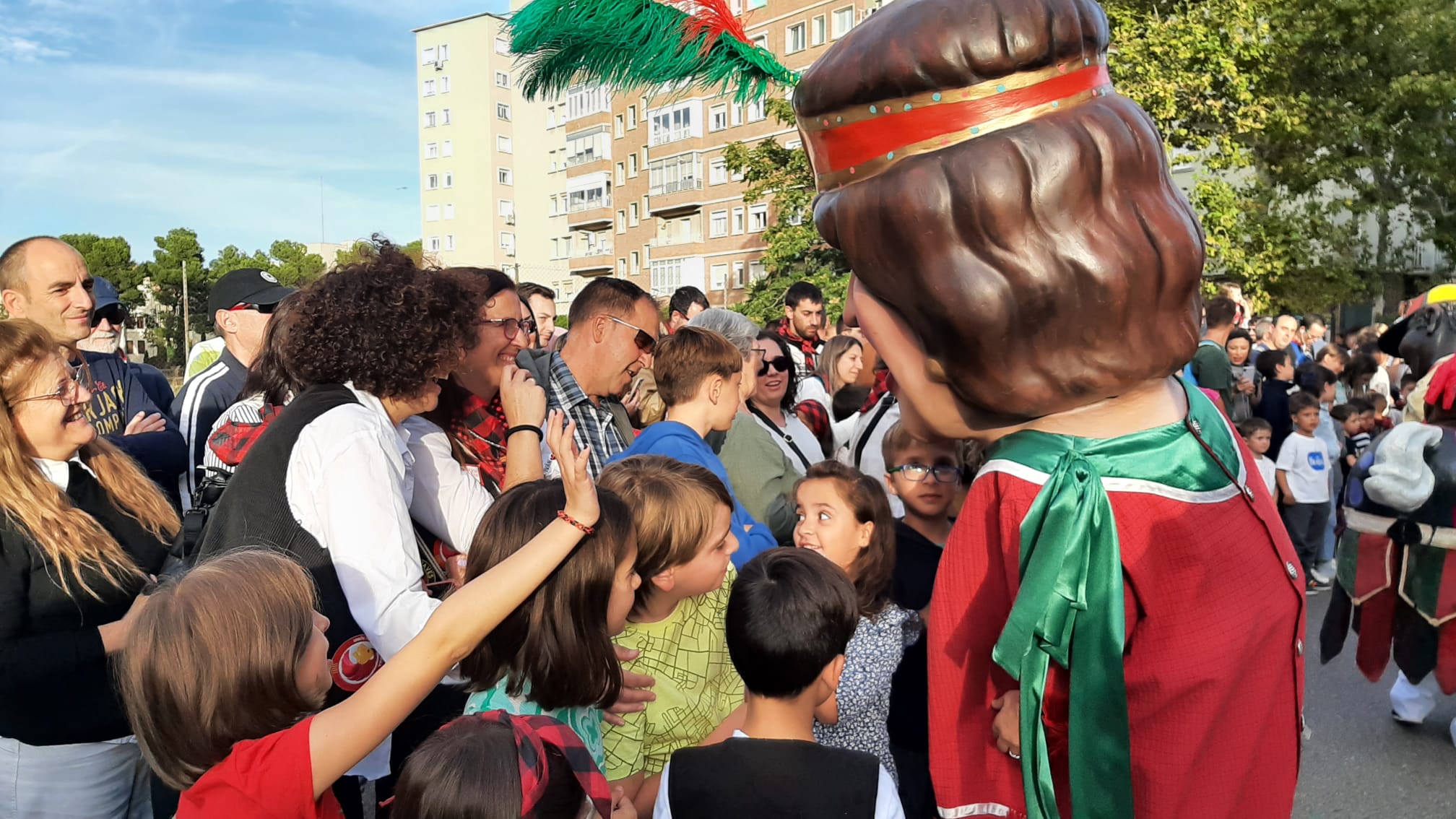 Un pasacalles &#039;gigante&#039; para abrir las Fiestas del Pilar por todo lo alto