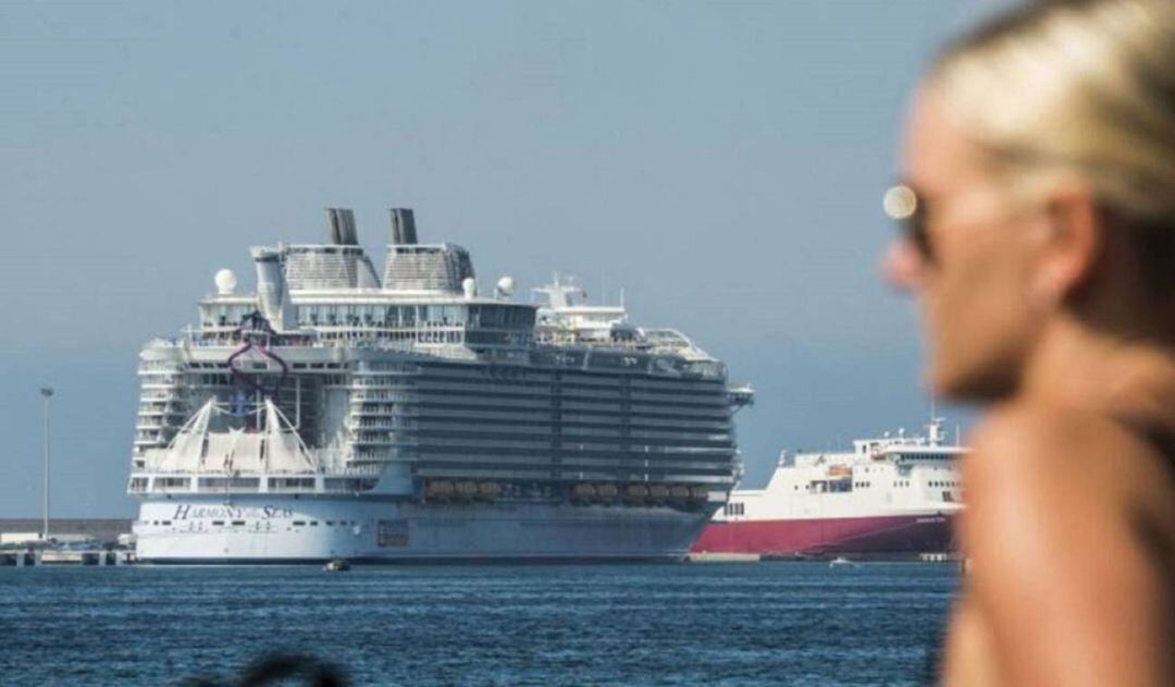 Un crucero en el puerto de Palma