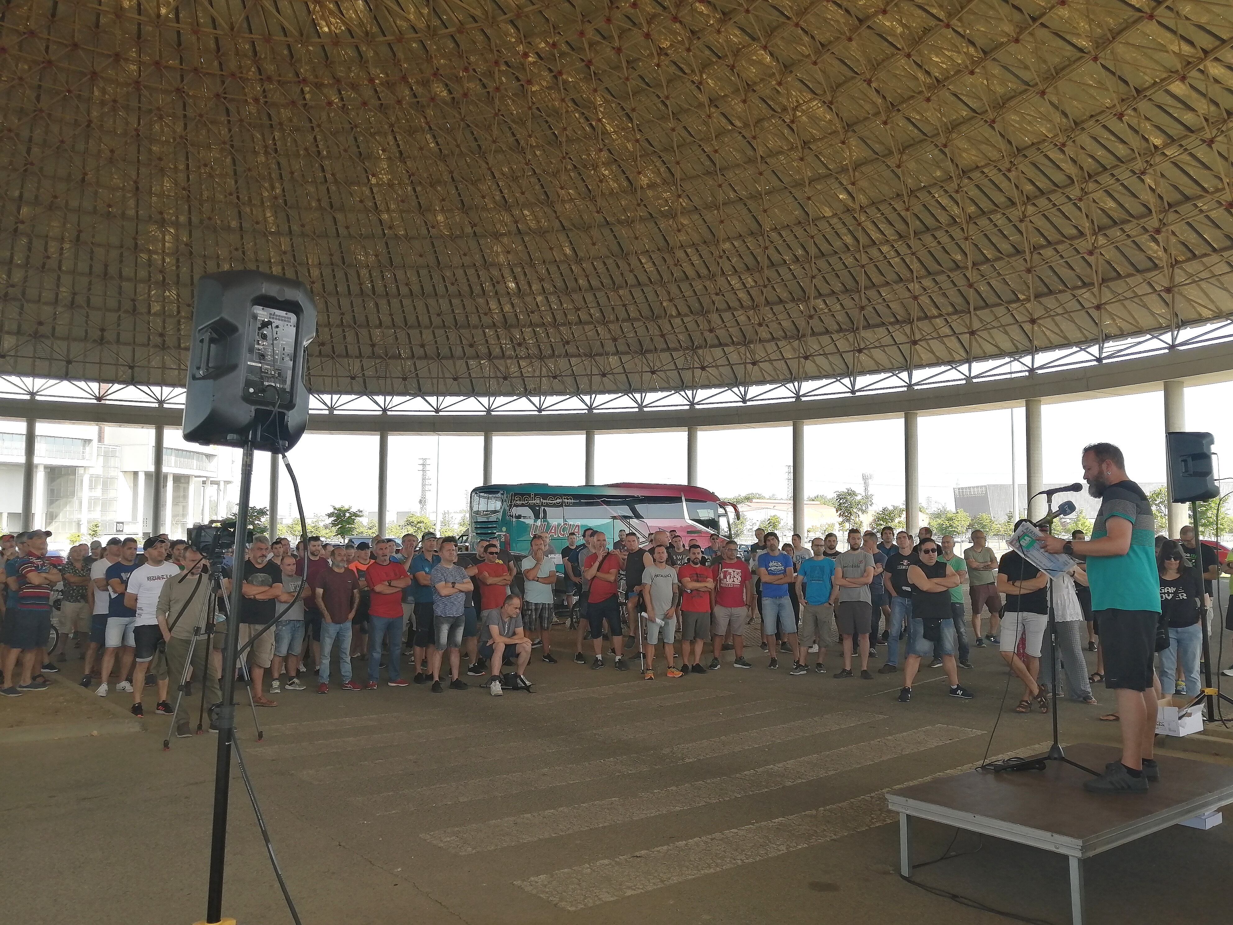 ELA, LAB y ESK en la asamblea celebrada en la cúpula del Buesa Arena de Vitoria