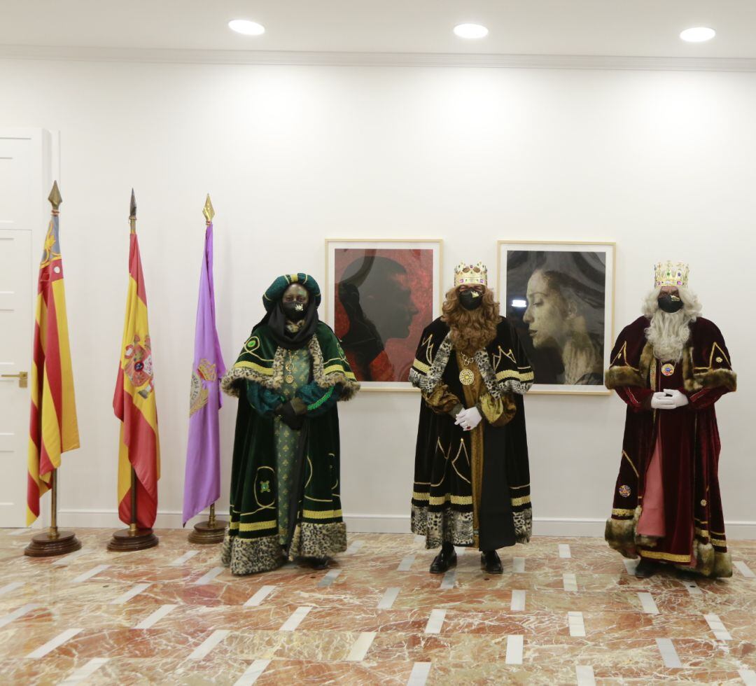 Los Reyes Magos en el Ayuntamiento de Gandia 