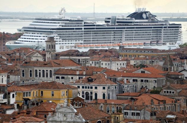 Fotografía del 5 de abril de 2014 del crucero &#039;MSC Preziosa&#039; mientras navega por el Canale della Giudecca en Venecia.