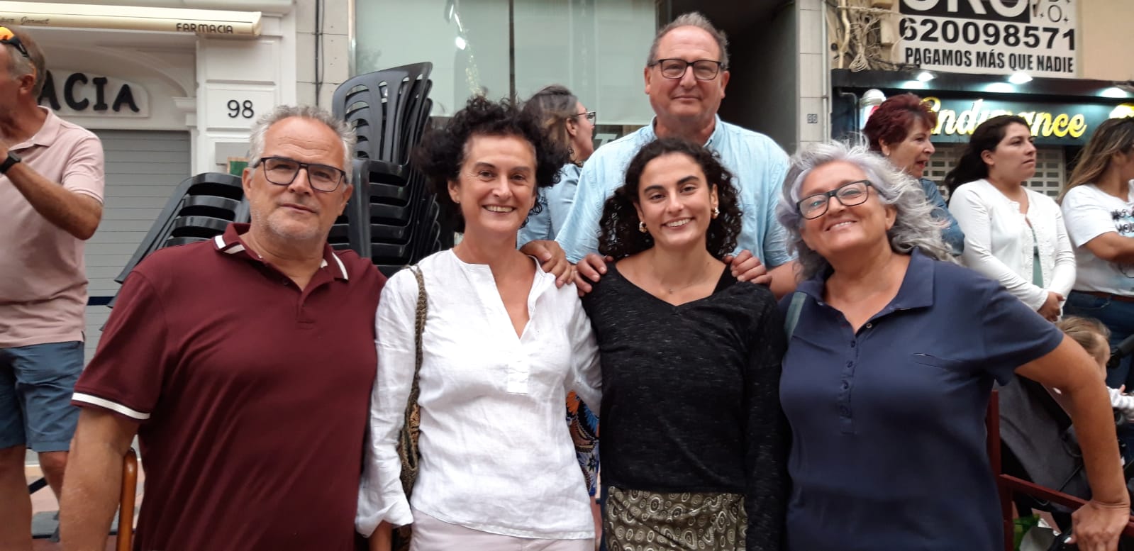 Carmen Marco, con su entrenadora y su familia