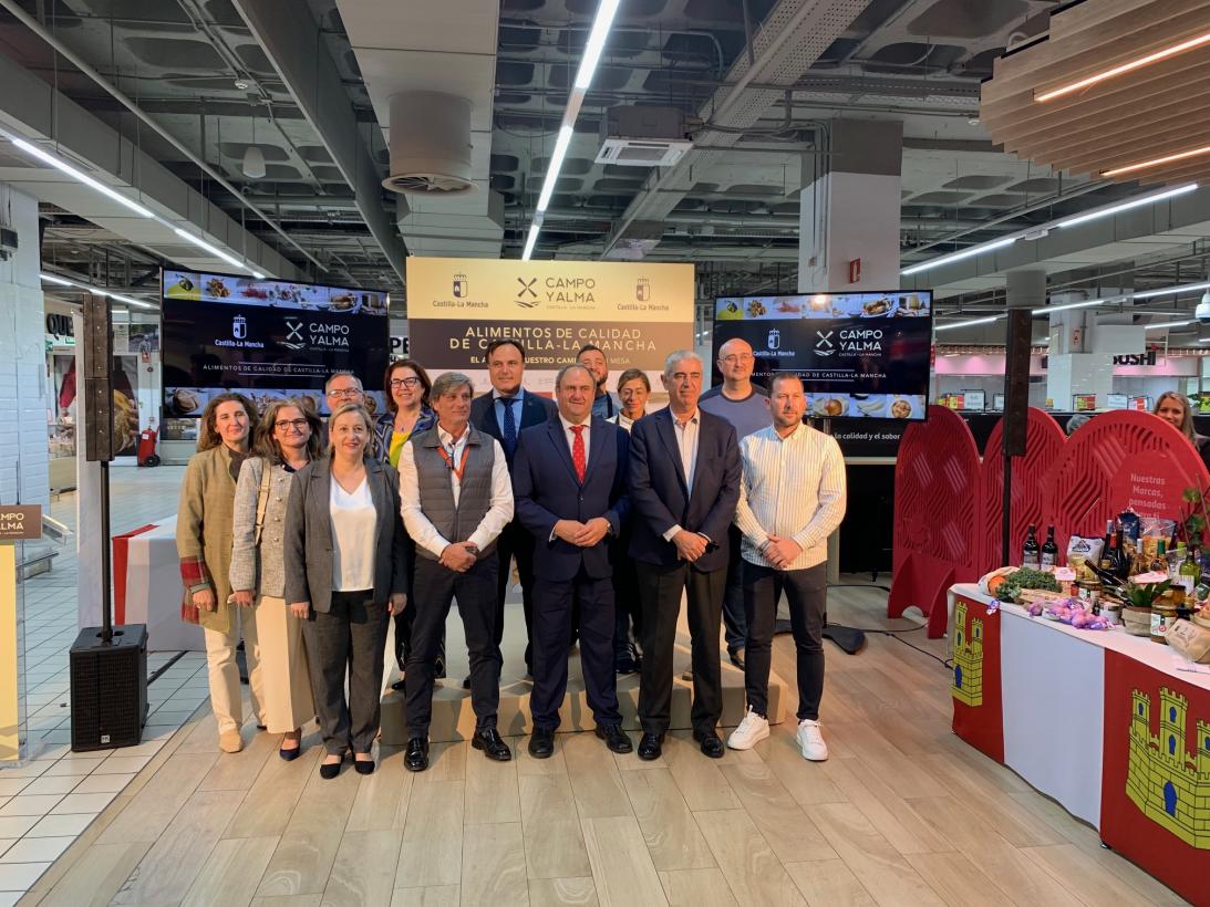 Autoridades presentes en la campaña de Alimentos &quot;Campo y Alma&quot; en Madrid