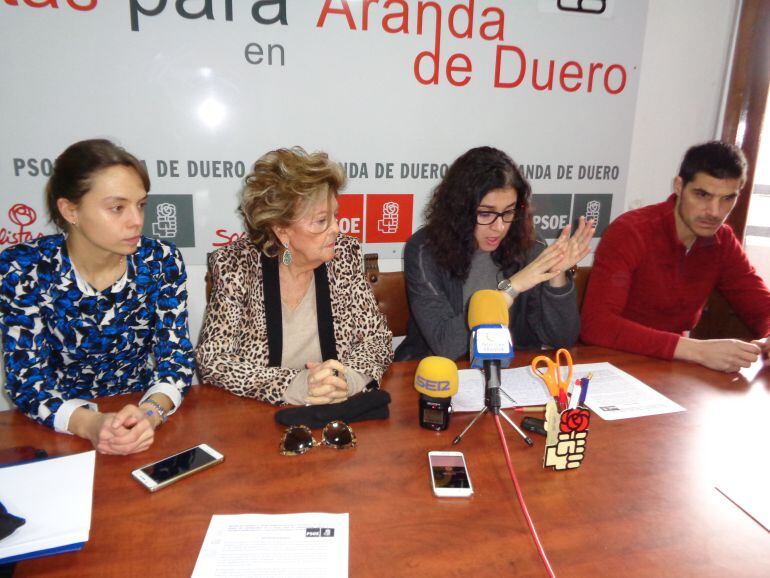 El grupo socialista exige medidas contra la discriminación laboral de la Mujer