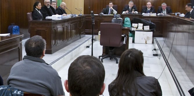 Sala de la Audiencia Provincial de Huelva, donde ha comenzado el juicio contra los hermanos Santiago y Rosa Del Valle, acusados por el presunto asesinato de la pequeña Mari Luz Cortés en 2008