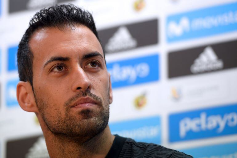 Sergio Busquets durante una rueda de prensa con la Selección