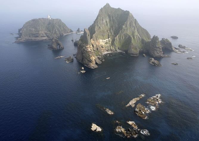 Imagen de las islas llamadas <b>Dokdo</b> en coreano y <b>Takeshima</b> en japonés que ambas administraciones se disputan.