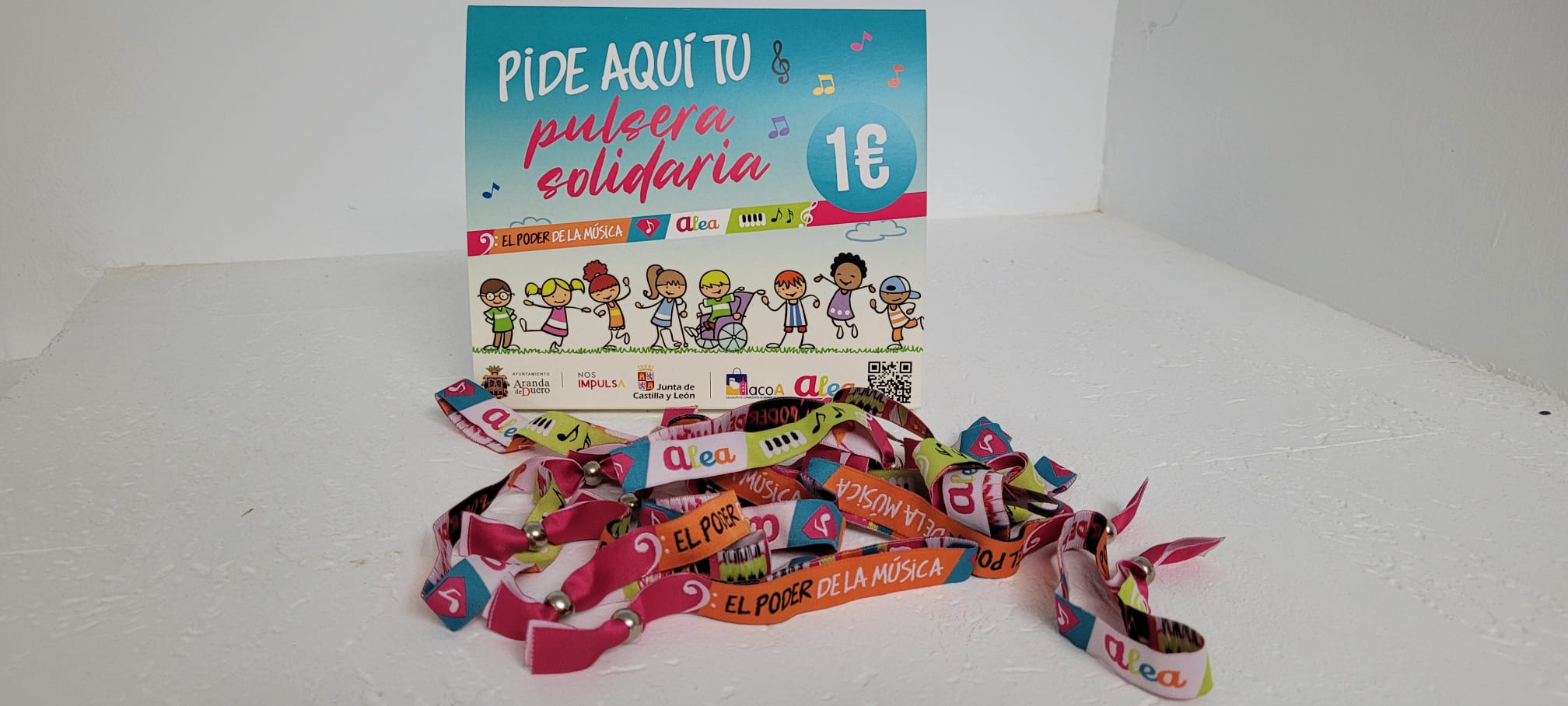 Pulsera solidaria con ALEA que facilitan los establecimientos adheridos a ACOA