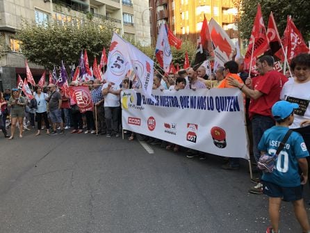 La cabecera de la manifestación frente a la Subdelegación del Gobierno