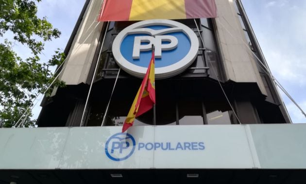 Fachada de la sede del PP la mañana en que trascendió la sentencia de Gürtel