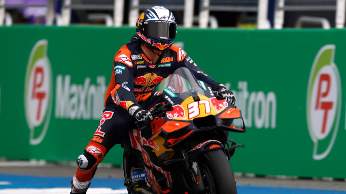 Pedro Acosta conquista el primer sprint del año tras un final explosivo en Tailandia