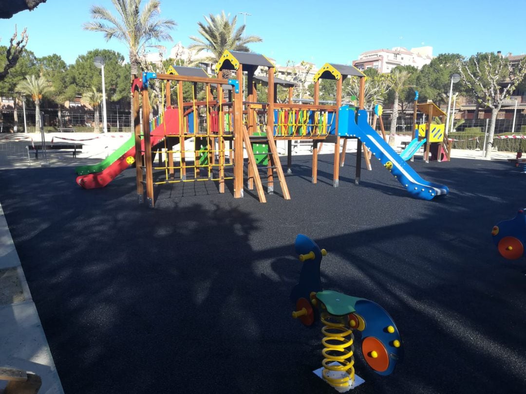 Juegos infantiles renovados en Petrer 