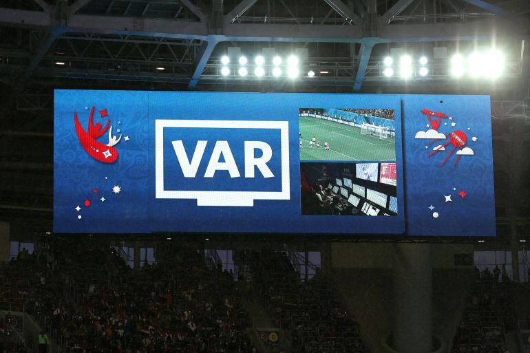 Pantalla en el estadio de San Petersburgo durante el Rusia - Egipto