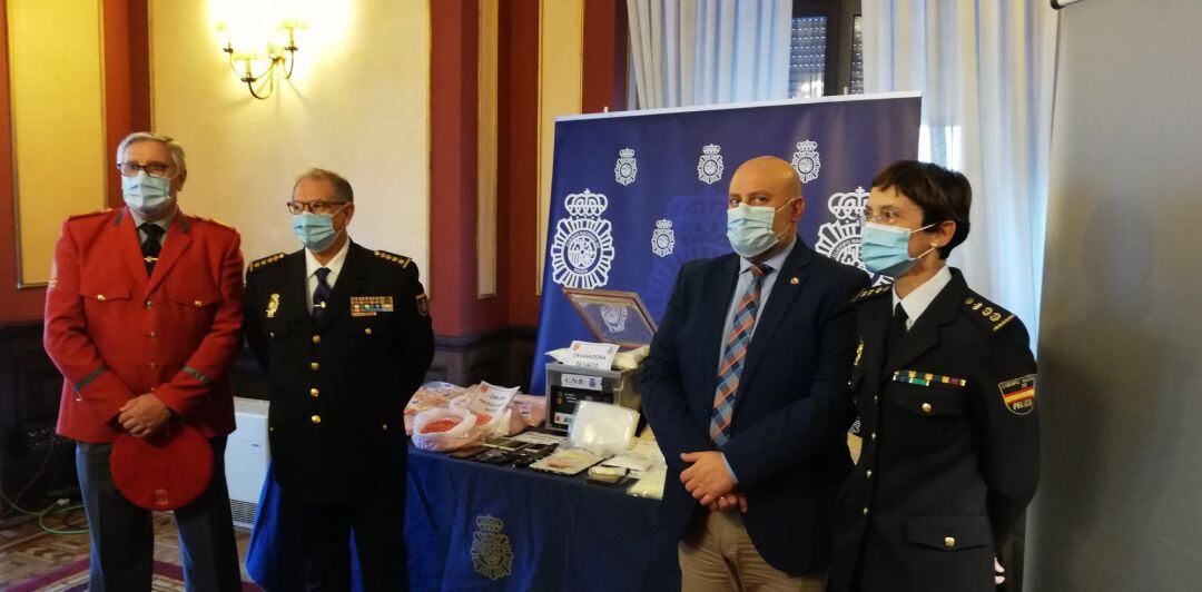 Presentación de una operación policial en la que se intervino el mayor alijo de speed localizado hasta la fecha en España