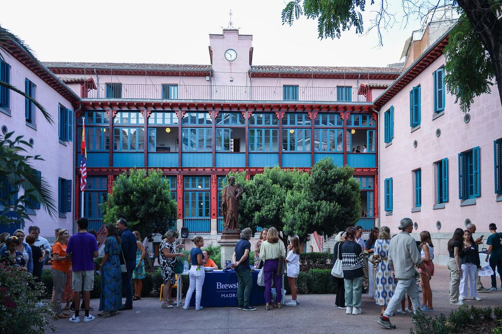 El Colegio Brewster llega a Madrid