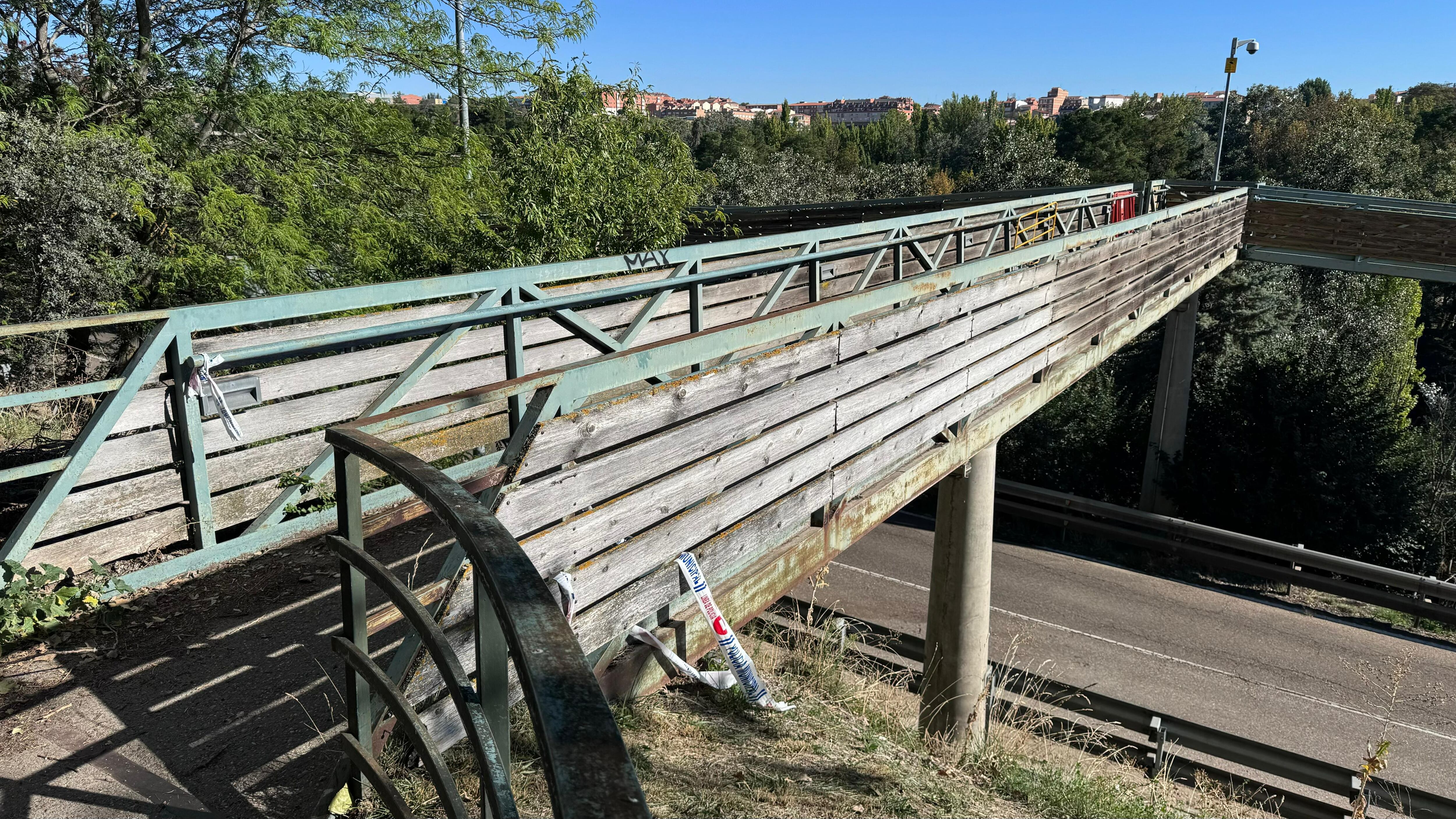 Pasarela que comunica Valorio y el Alto de San Isidro