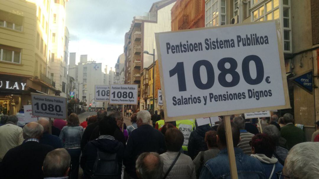 Manifestación de pensionistas en Vitoria