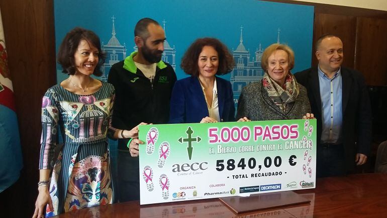 Foto de familia de los organizadores