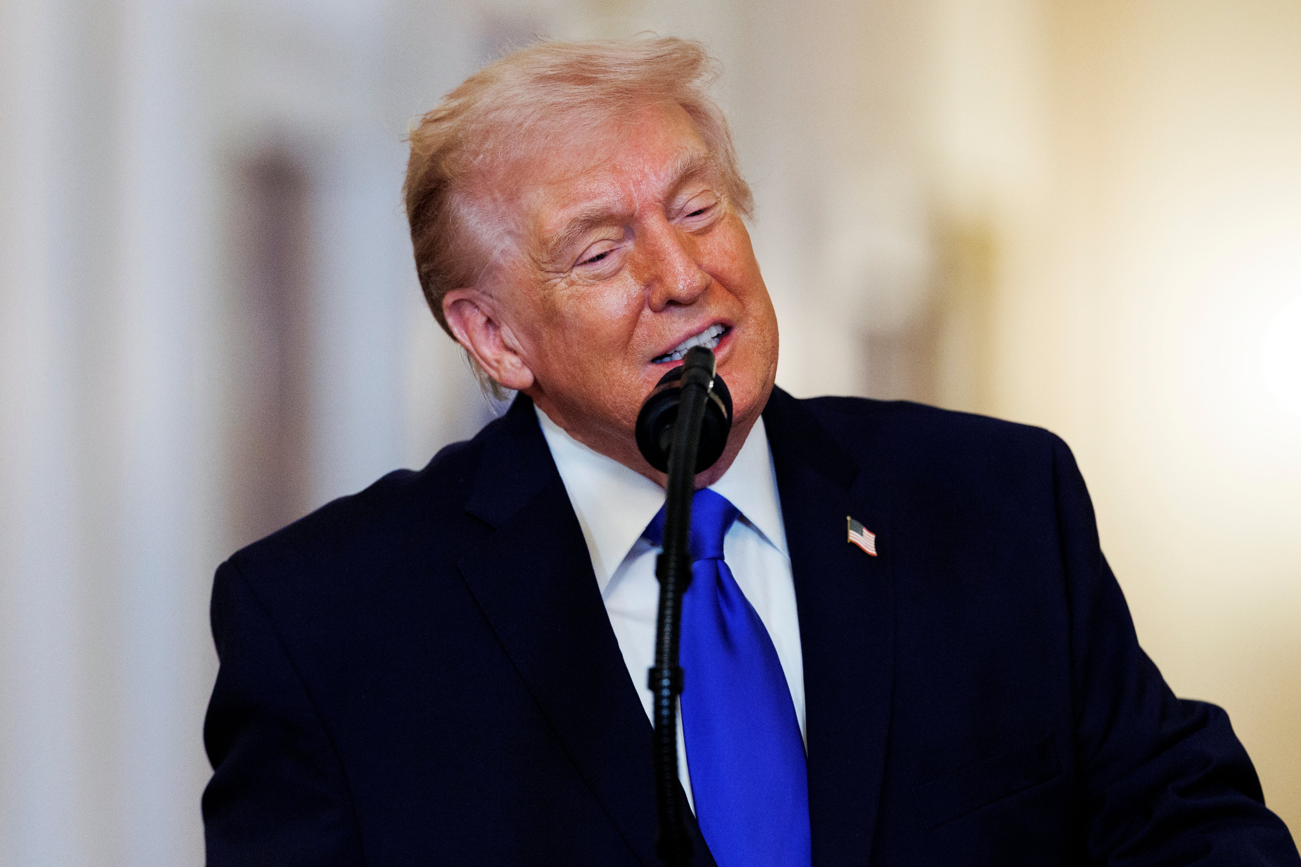 El presidente de los Estados Unidos, Donald Trump, habla durante la «Ceremonia en memoria de las familias de los ángeles» en la Casa Blanca, en Washington D. C., Estados Unidos, el 23 de febrero de 2026.