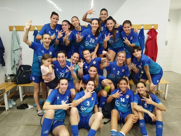 L&#039;Enfaf Sènior A celebrant la victòria contra el Calafell d&#039;aquest diumenge.