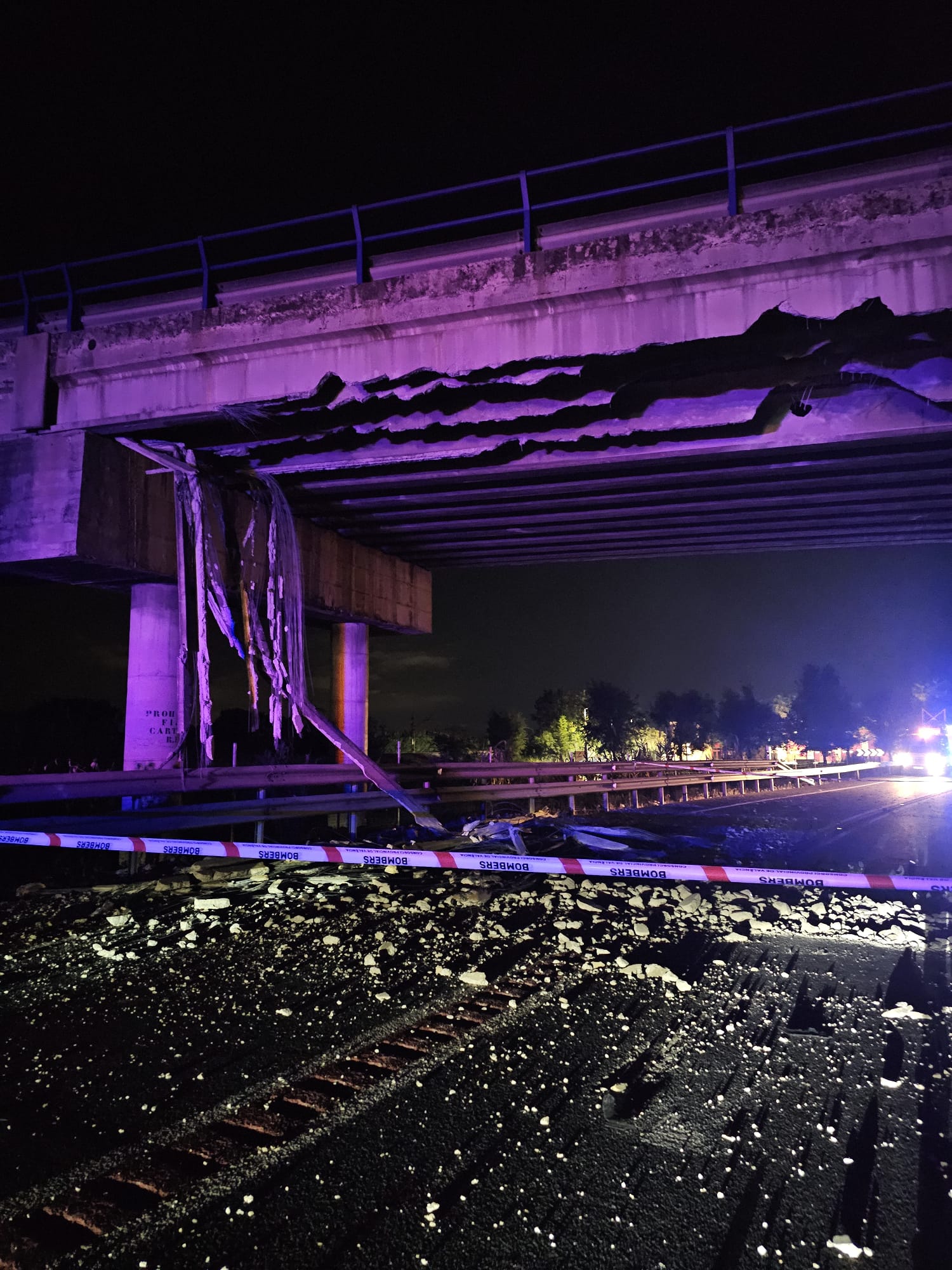 Puente afectado por el accidente.