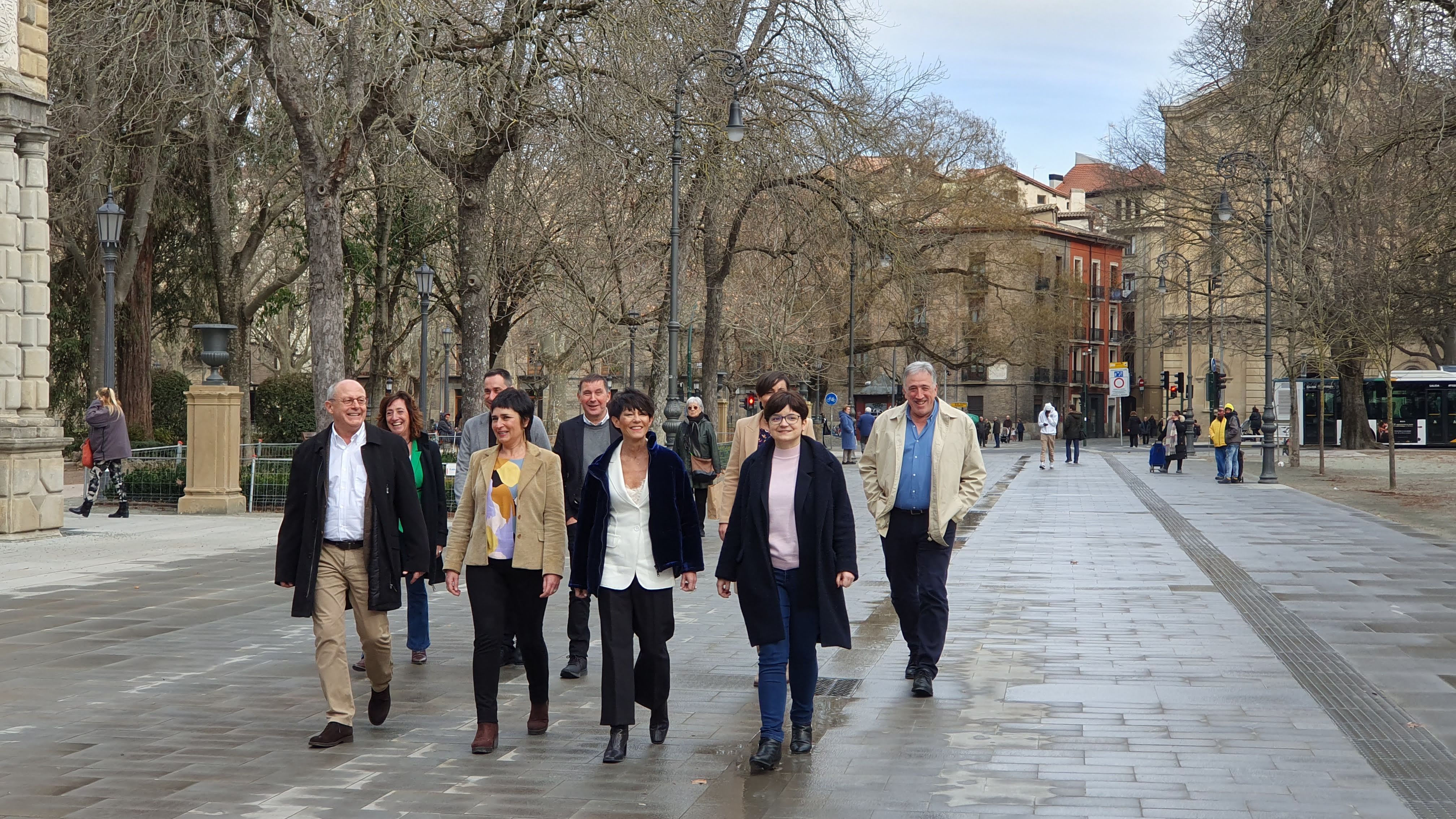 Candidatos y candidatas de EH Bildu pasean por Pamplona