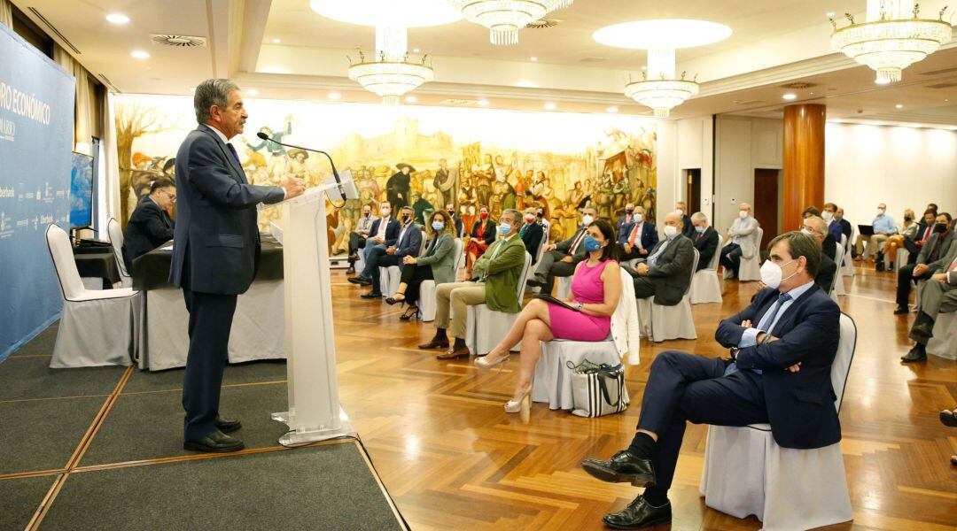 El presidente de Cantabria, Miguel Ángel Revilla, en el Foro del Diario Montañés 