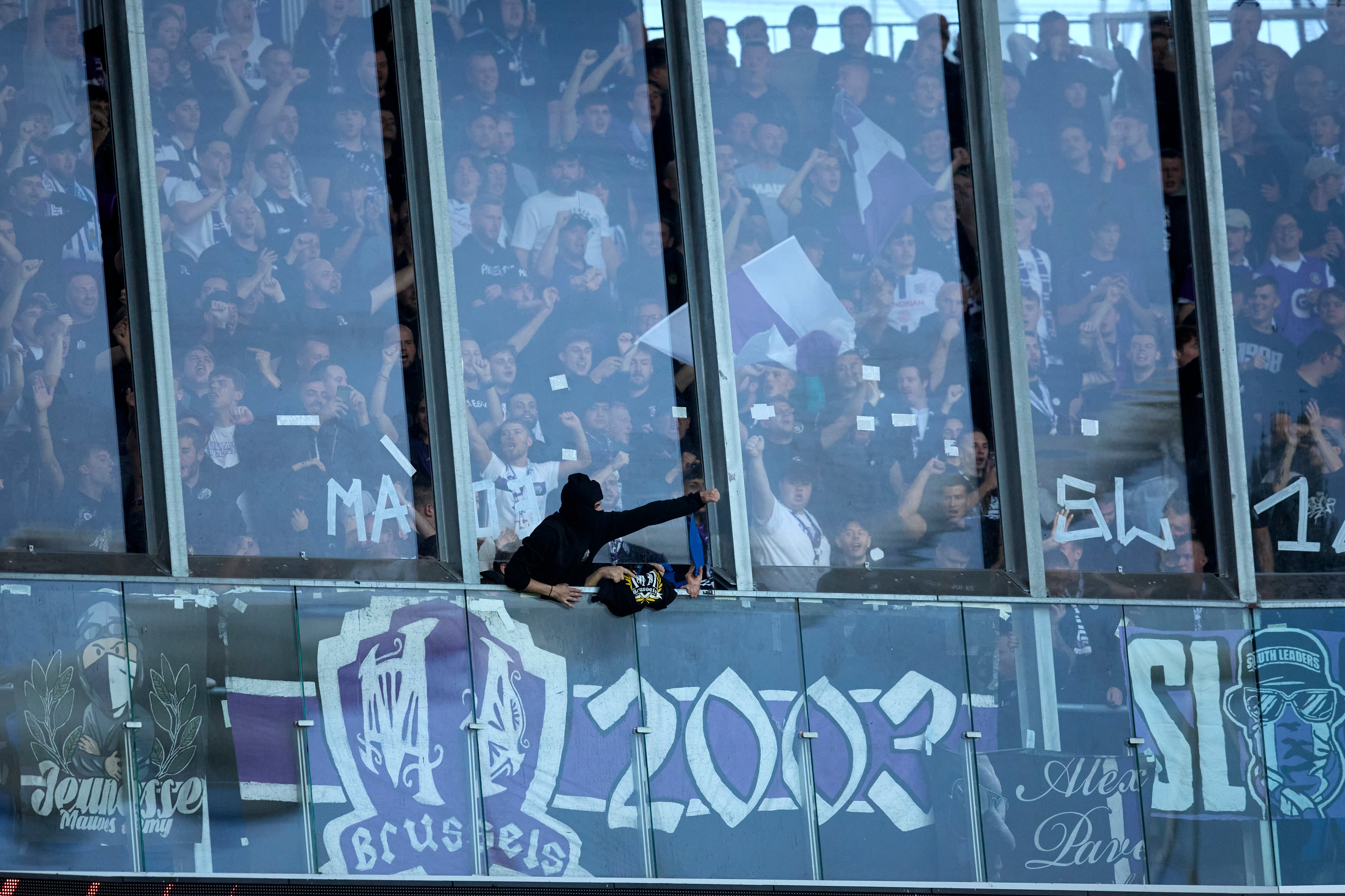 Fans del Anderlecht en el Reale Arena