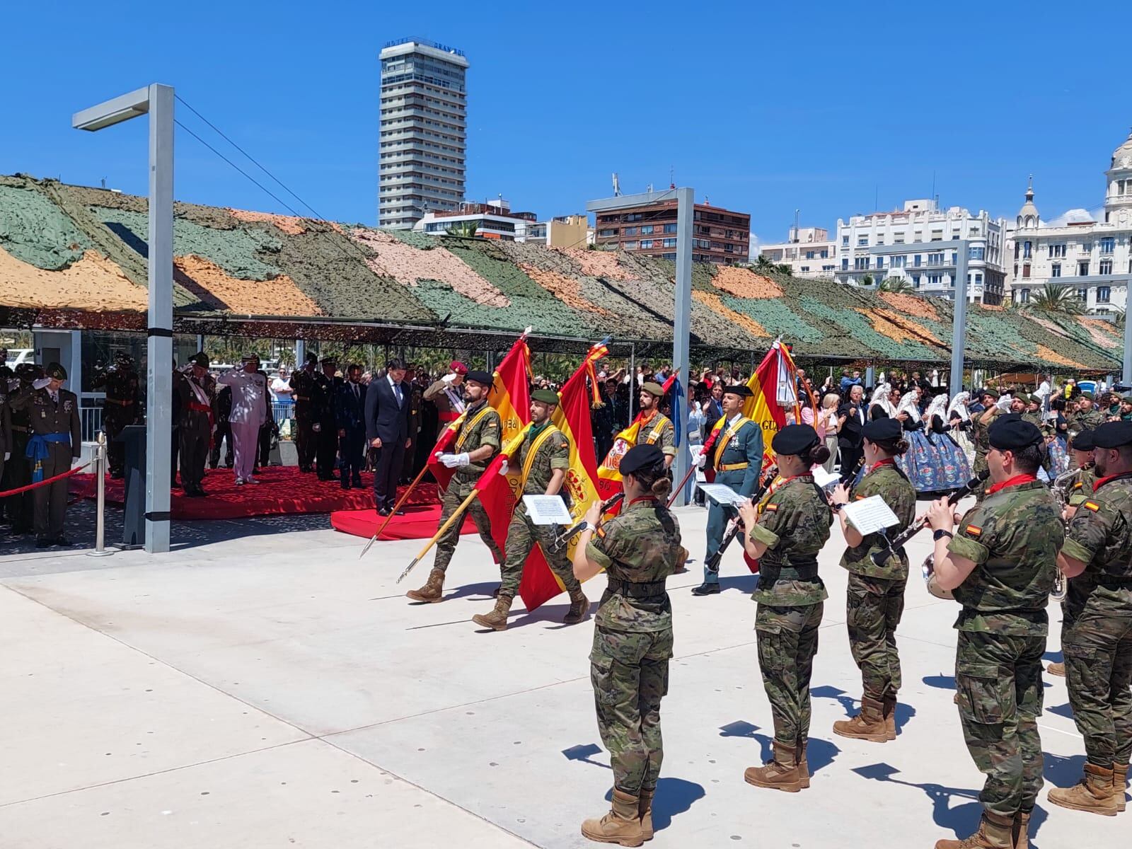 Acto de jura de bandera organizado por el MOE en el paseo del Puerto. Foto: Ayuntamiento de Alicante