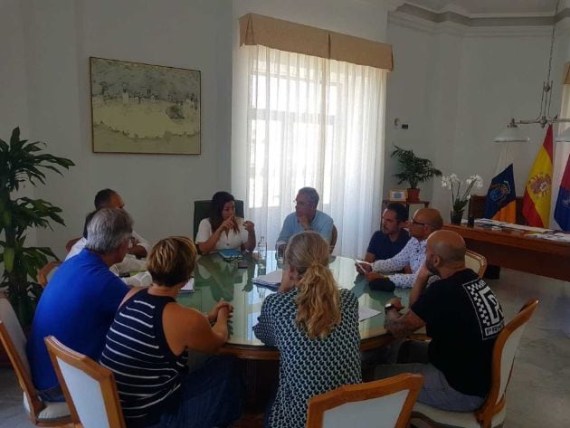 Reunión de la alcaldesa con los comerciantes del centro de Arrecife.