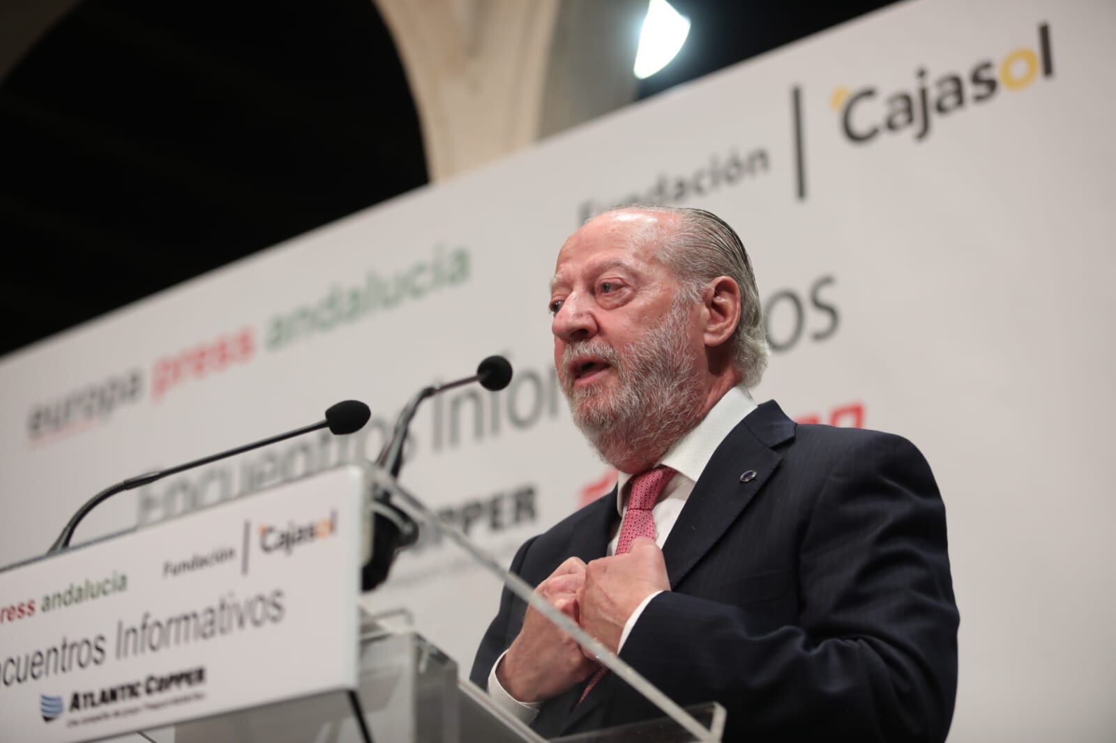 Fernando Rodríguez Villalobos durante su discurso de despedida