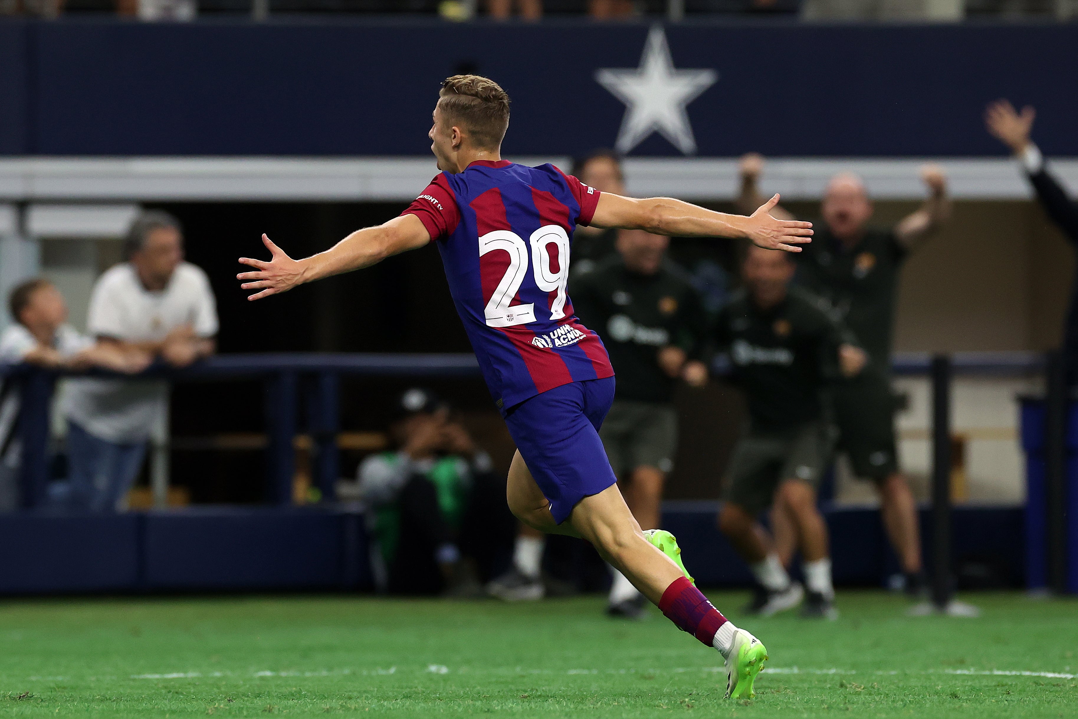 Fermín López celebrando su gol contra el Real Madrid en la pretemporada. EFE/EPA/ADAM DAVIS