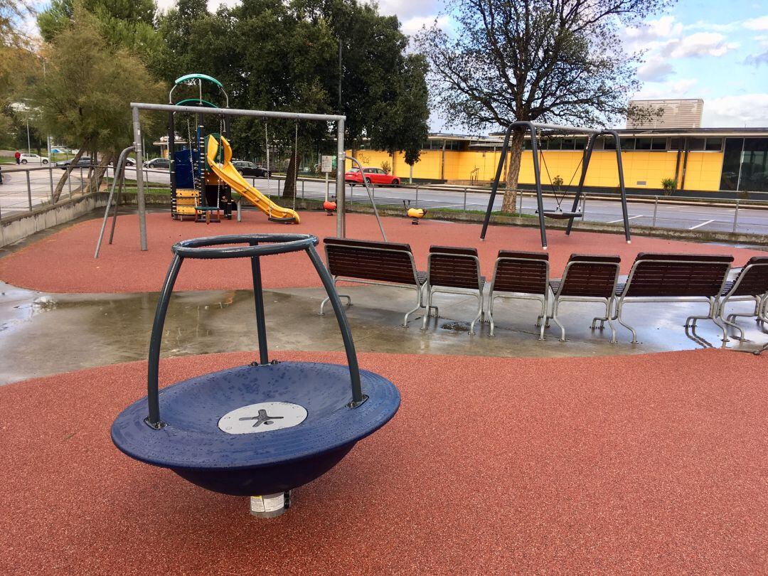 Parque de Ramón Iribarren, junto al puerto deportivo, que ya dispone de juegos infantiles adaptados.