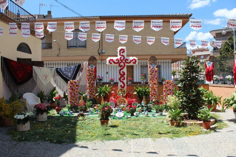 Cruz ganadora en el concurso del Día de la Cruz en Pinos Puente (Granada)