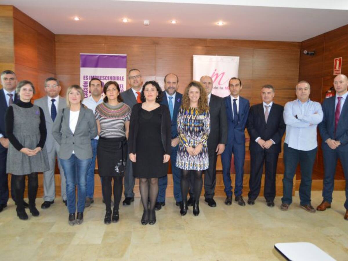 Doce empresas de la región se comprometen a combatir la violencia machista