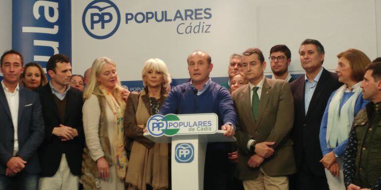 Dirigentes del PP en la presentación del candidato a la alcaldía, Juan José Ortiz