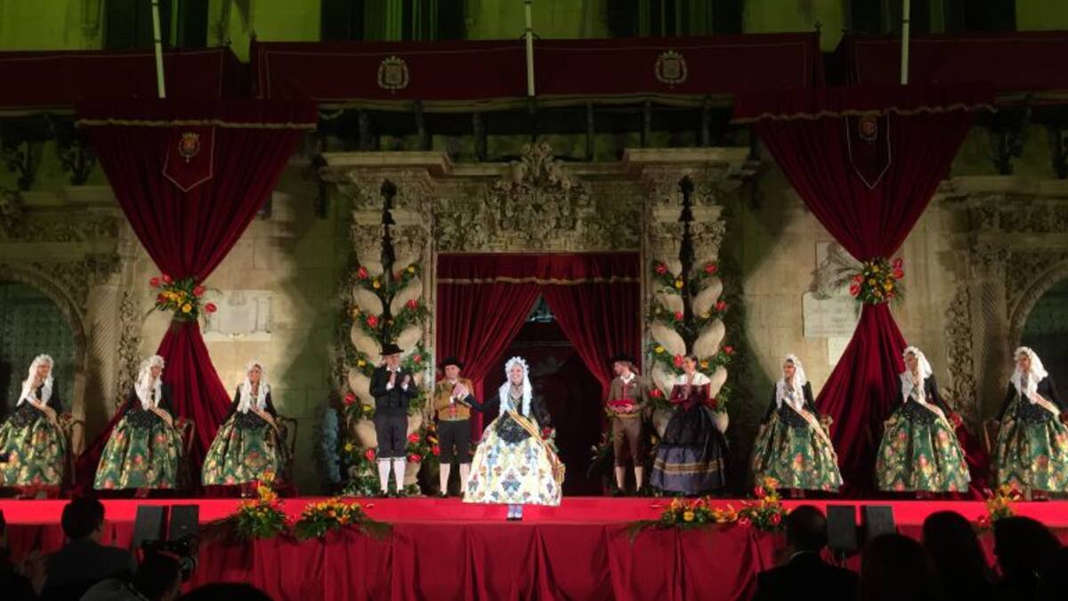 Ana Belén Castelló es oficialmente la Bellea del Foc