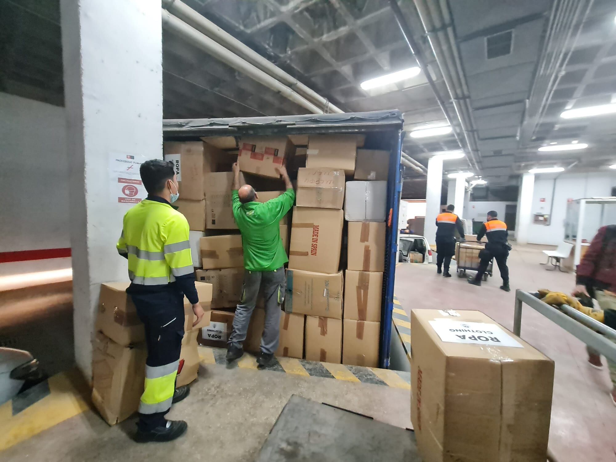 El primer camión de Elda hacia Ciudad de la Luz