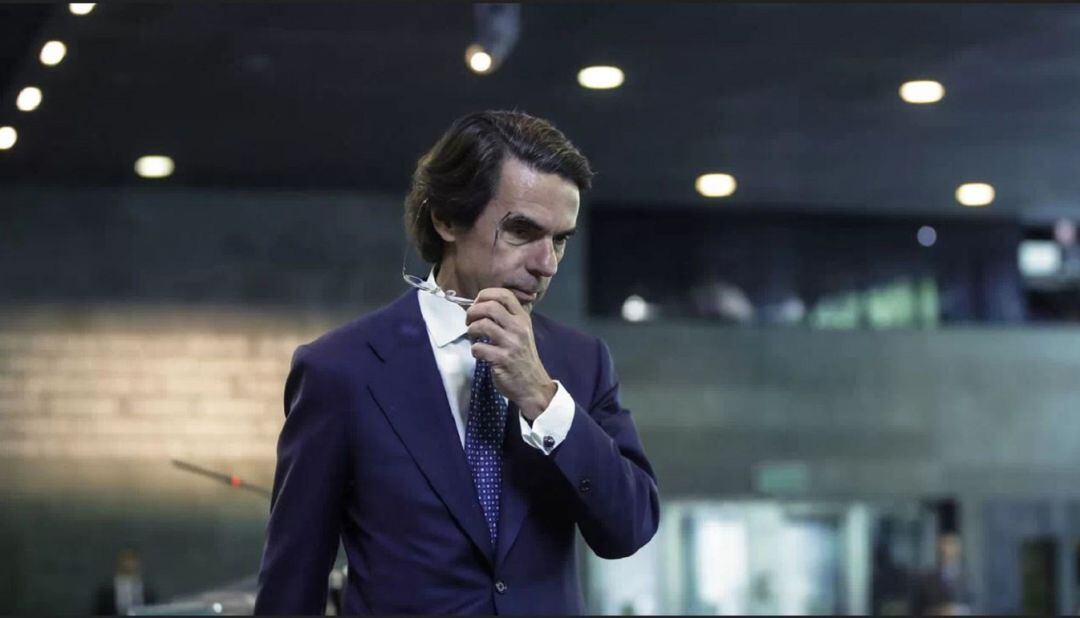 Aznar censura que se está legitimando a los hijos de ETA