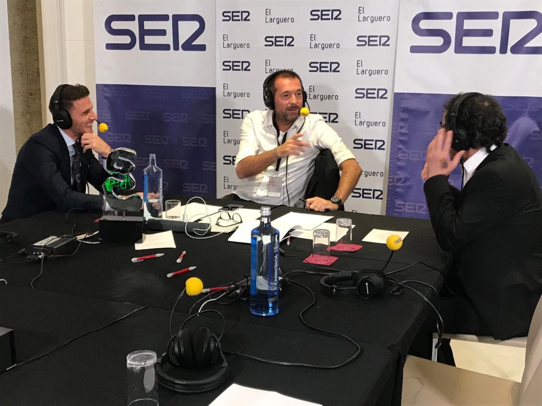 Joaquín, Iturralde González y Manu Carreño, durante la entrevista. 