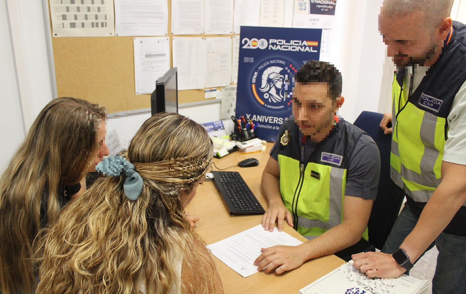 Un momento de la detención de la madre