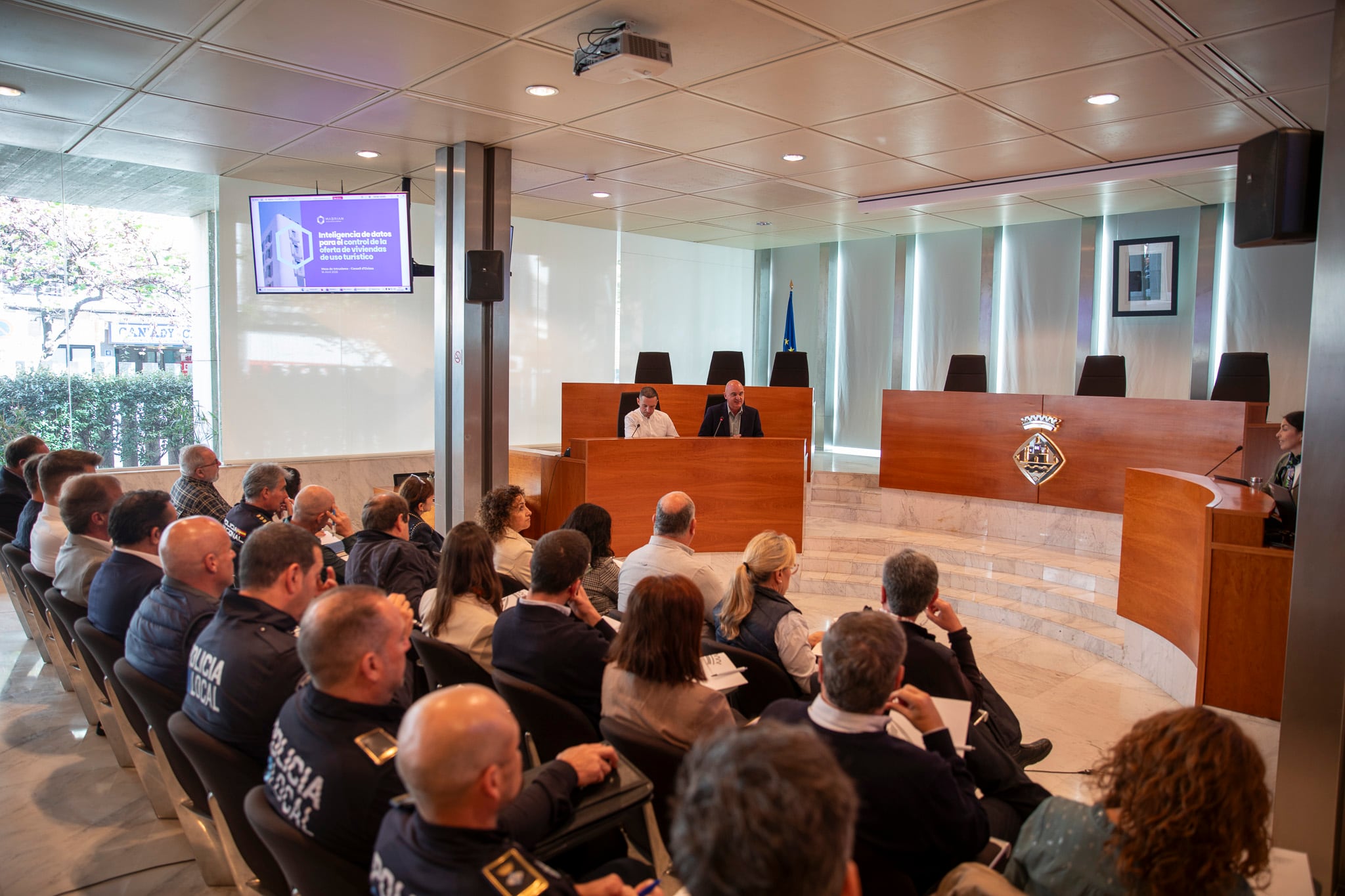 Un momento durante la reunión de la Mesa