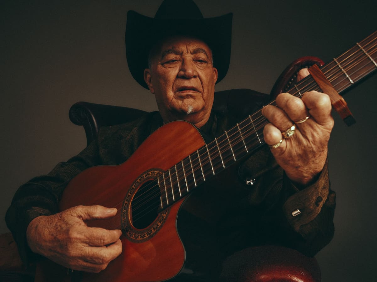 El cubano Eliades Ochoa recibirá el premio La Mar de Músicas de este 2024