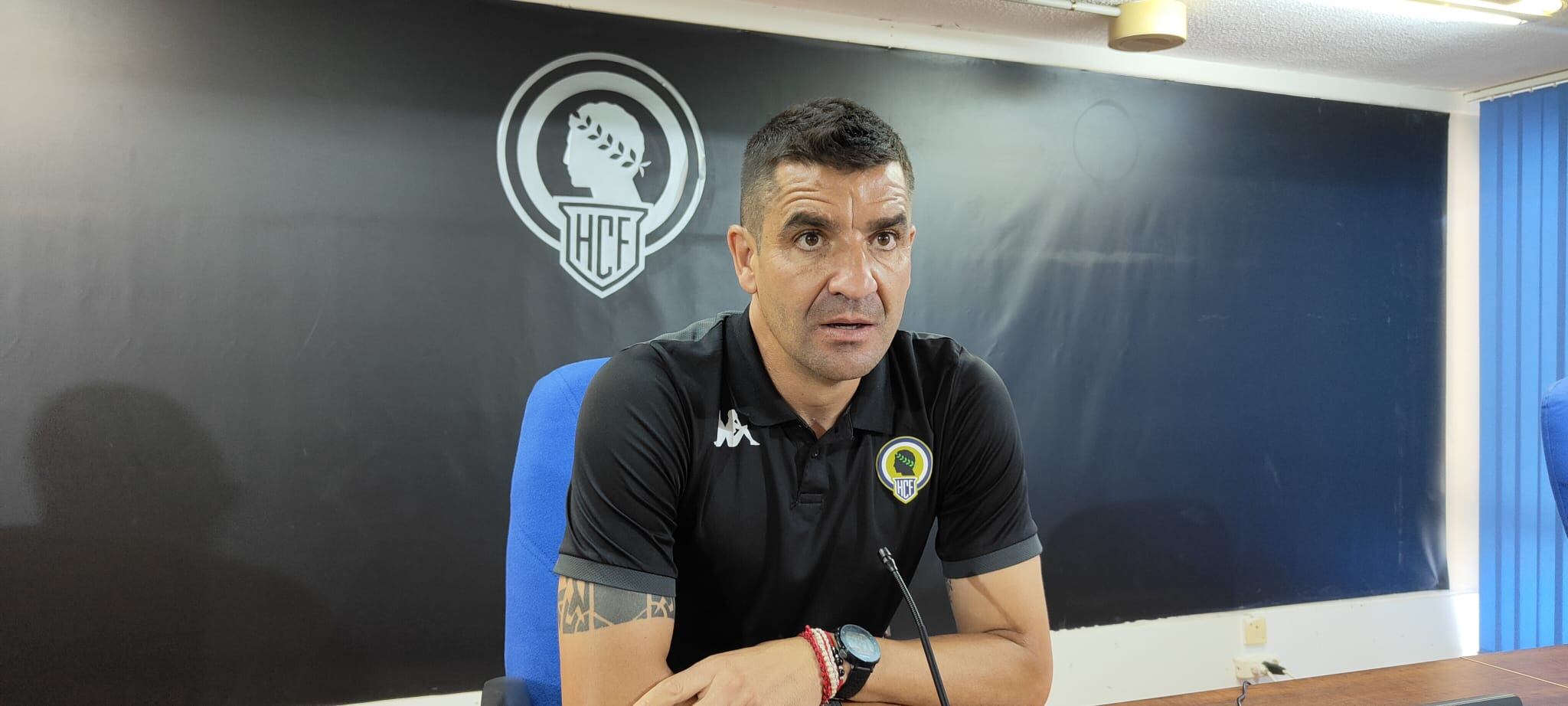 Rubén Torrecilla, entrenador del Hércules, tras la victoria frente a la Penya Deportiva