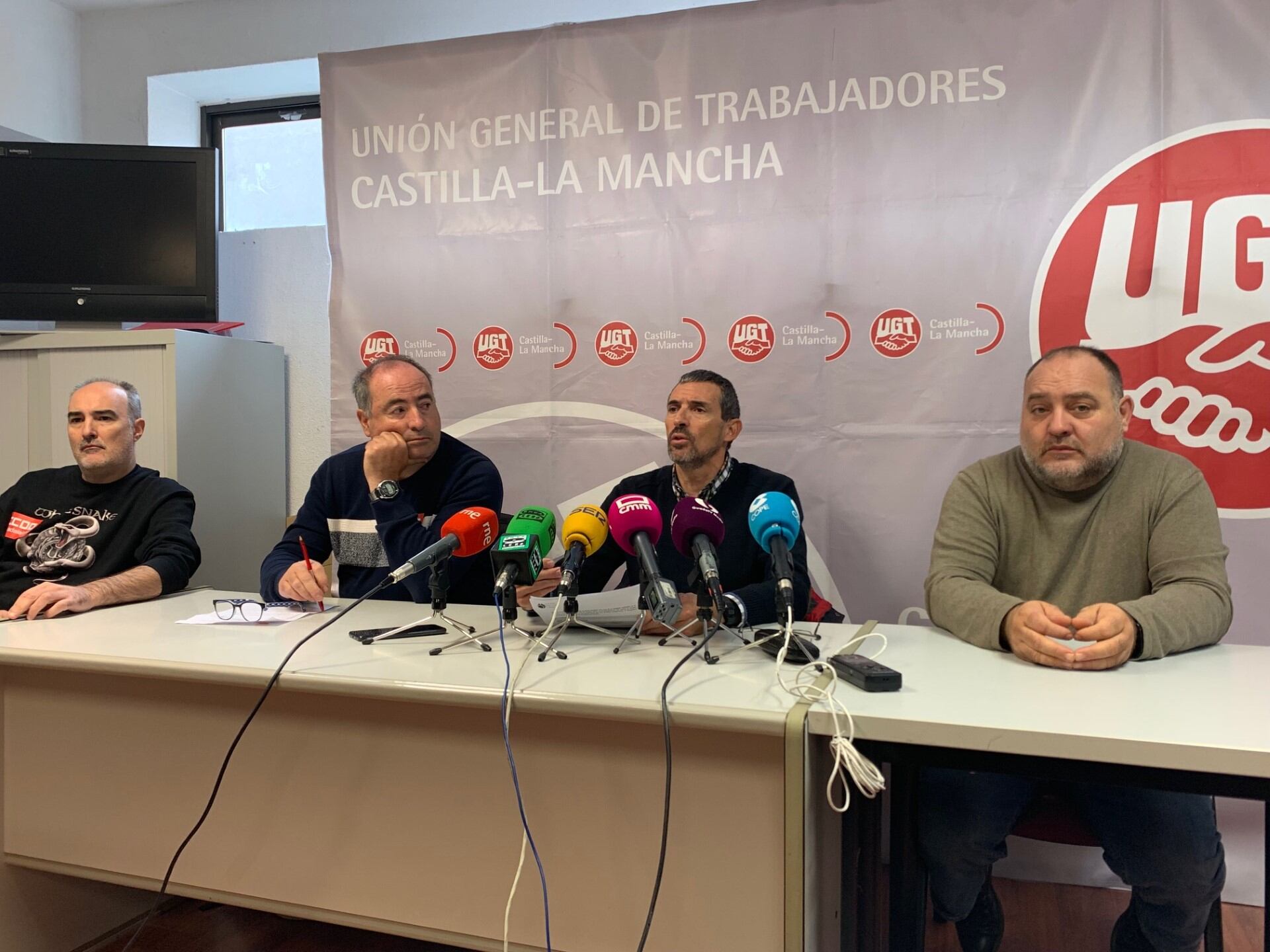 Representantes de CCOO y UGT en el sector de Logística