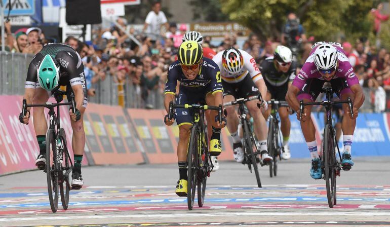 Caleb Ewan lanza la bicicleta para ajustar el &#039;sprint&#039;