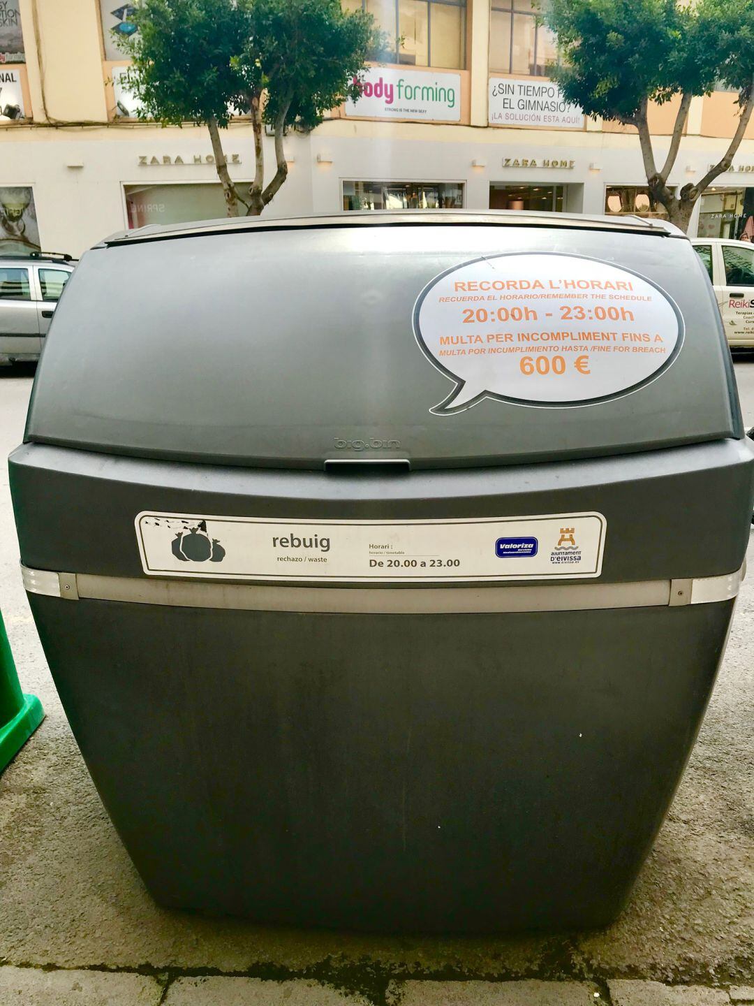 Imagen de archivo de un contenedor de basura de Vila