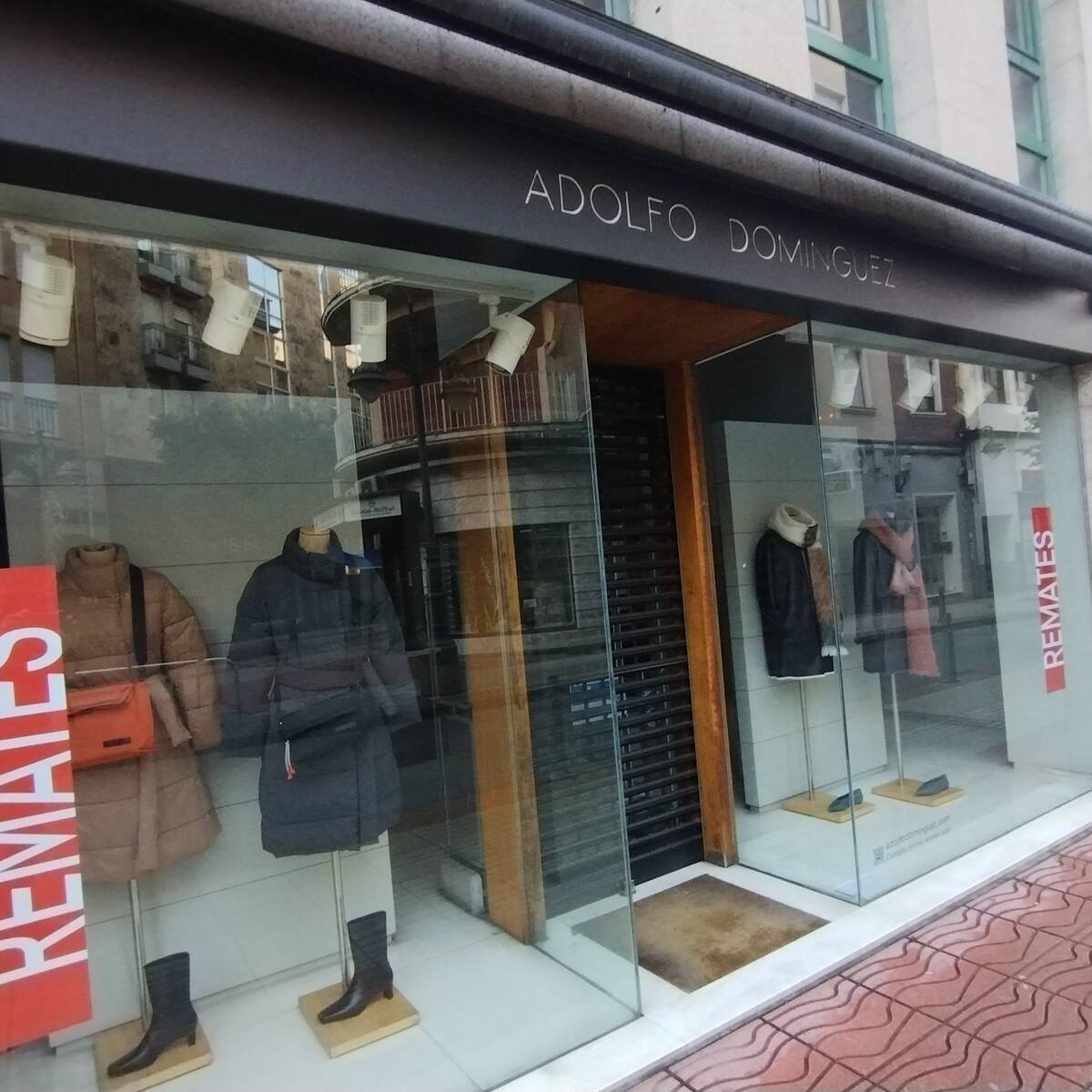 La franquicia de Adolfo Domínguez en Ponferrada se suma a la lista de cierres